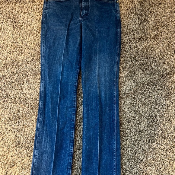 Wrangler cowboy cut medium wash denim blue jeans straight leg size 33x36 - Picture 6 of 6